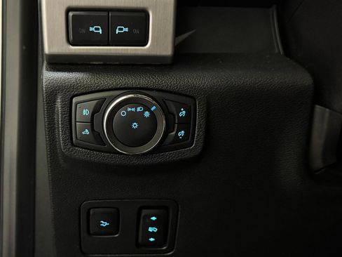 Used 2019 Ford F250 Platinum w/ Platinum Ultimate Package AWD/4WD image 6