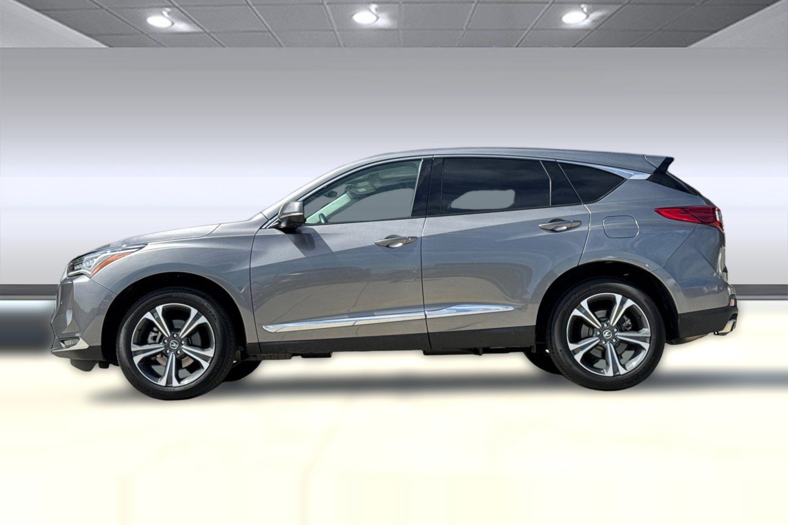 Used 2023 Acura RDX w/ Advance Package AWD/4WD image 2