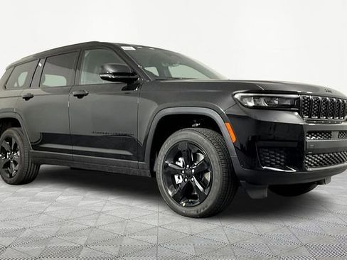 New 2025 Jeep Grand Cherokee L Altitude image 3