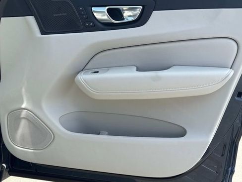 New 2026 Volvo XC60 T8 Ultra w/ Protection Package Premier image 18