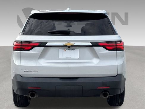 Used 2022 Chevrolet Traverse LS FWD image 7