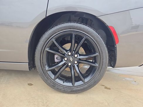 Used 2018 Dodge Charger SXT w/ Blacktop Package RWD image 32