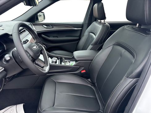 New 2026 Jeep Grand Cherokee L Limited image 9