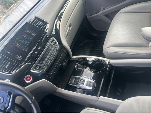 Used 2019 Honda Pilot Touring image 32