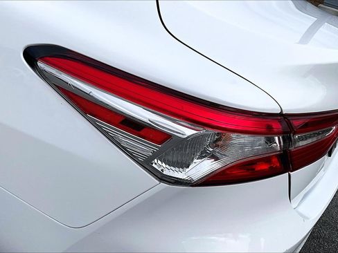 Used 2020 Toyota Camry LE image 25