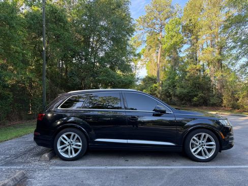Used 2018 Audi Q7 3.0T Prestige w/ Prestige Package image 4