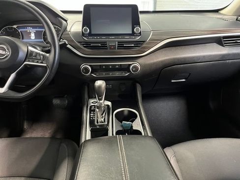 Used 2024 Nissan Altima 2.5 SV FWD image 21