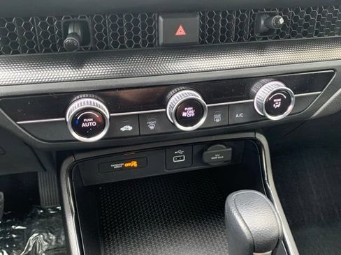 Used 2025 Honda CR-V LX image 12