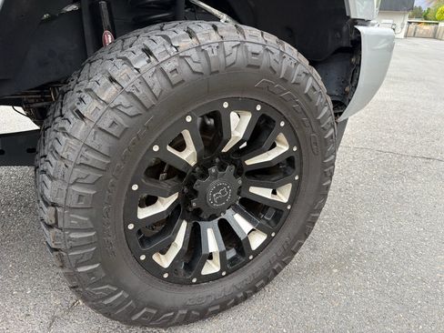 Used 2019 Ford F350 Platinum w/ Platinum Ultimate Package AWD/4WD image 2