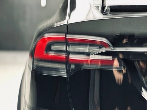 Used 2023 Tesla Model X AWD/4WD image 15
