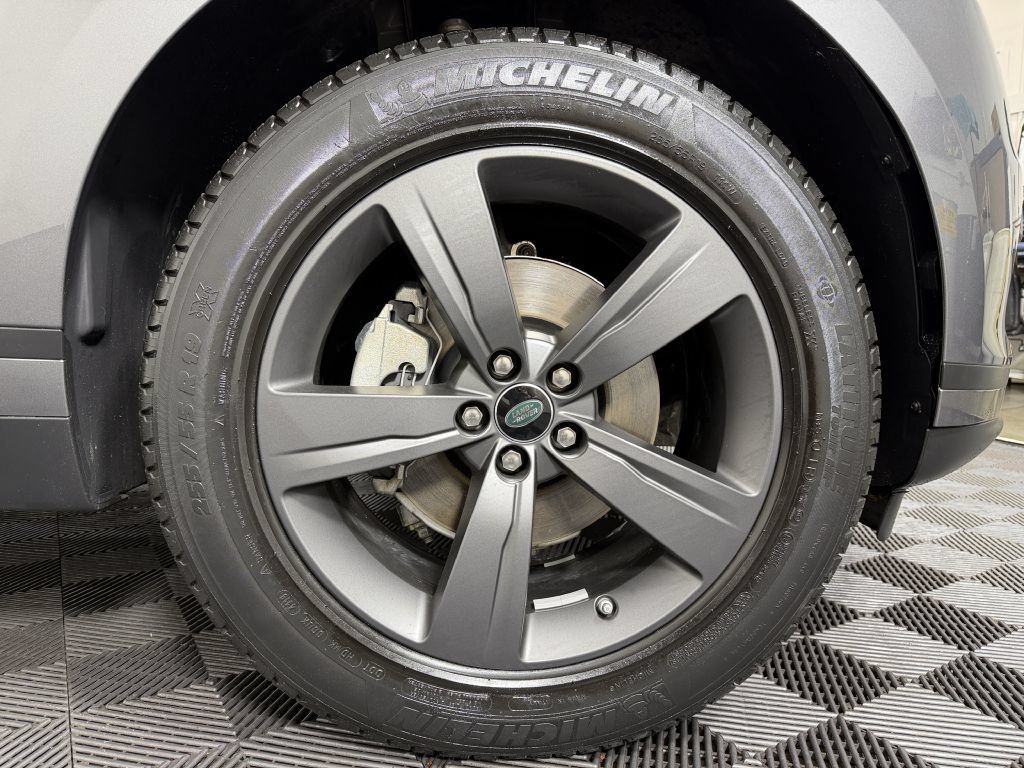 Used 2019 Land Rover Range Rover Velar S AWD/4WD image 45
