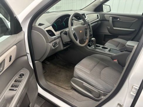 Used 2017 Chevrolet Traverse LS image 12
