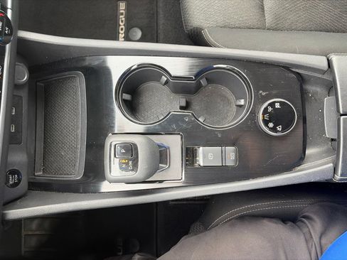 Used 2025 Nissan Rogue SV AWD/4WD image 22