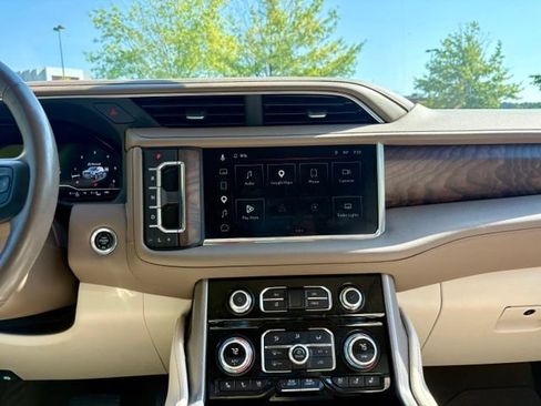 Used 2023 GMC Yukon XL Denali AWD/4WD image 21