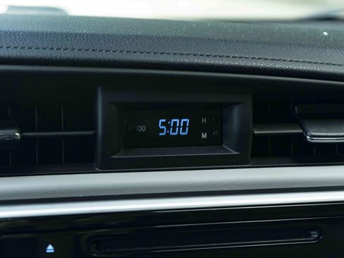 Used 2019 Toyota Corolla LE w/ Body Protection Package FWD image 29