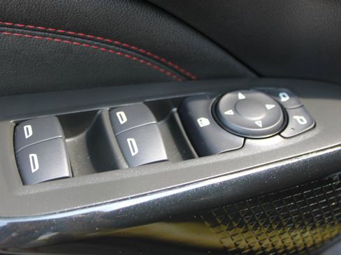 Used 2025 Chevrolet Trax RS w/ Sunroof Package FWD image 15