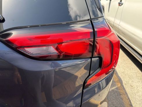 Used 2019 GMC Terrain SLT w/ Preferred Package AWD/4WD image 18