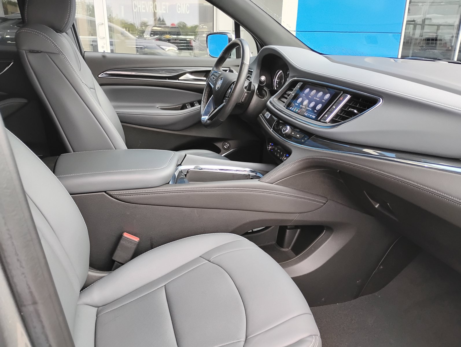 Used 2023 Buick Enclave Essence AWD/4WD image 23