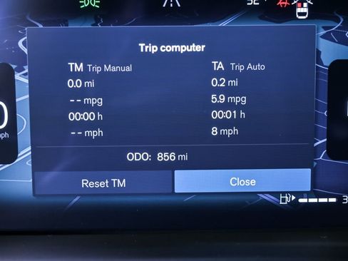 Used 2026 Volvo XC40 B4 Plus w/ Protection Package Premier image 12