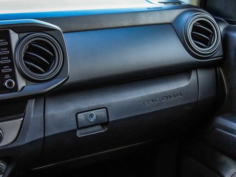 Used 2020 Toyota Tacoma SR image 17