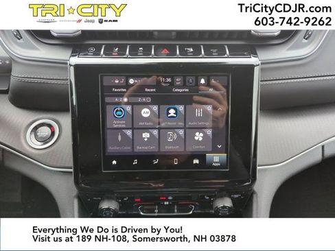 New 2025 Jeep Grand Cherokee Altitude image 18