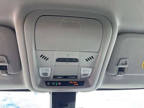 Used 2023 GMC Terrain SLT w/ LPO, Floor Liner Package FWD image 26
