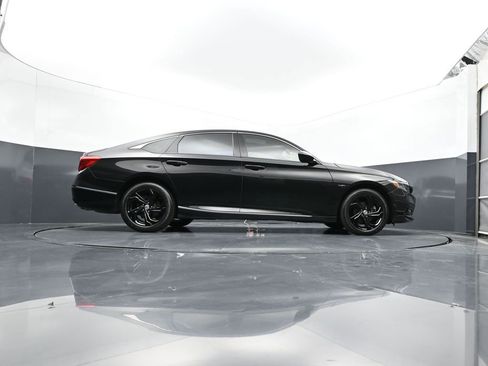 Used 2018 Honda Accord EX image 27
