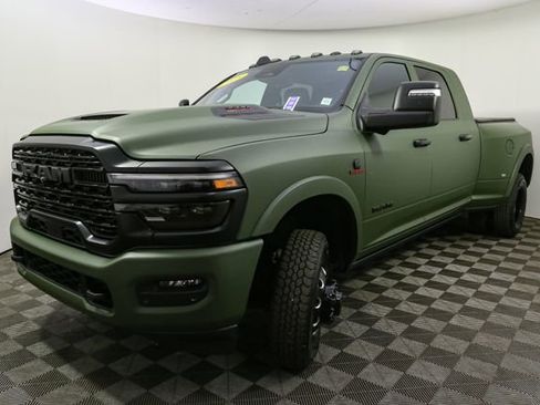 Used 2025 RAM 3500 Limited AWD/4WD image 5