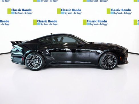 Used 2025 Ford Mustang GT w/ GT Performance Package RWD image 9
