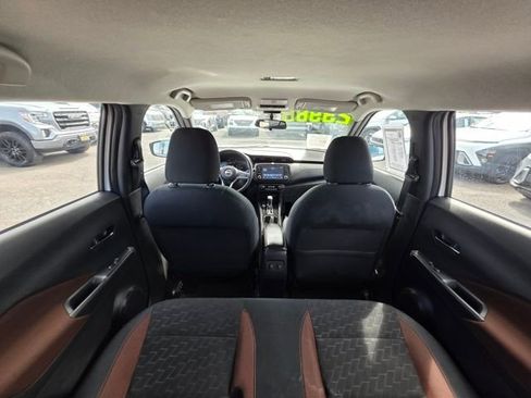 Used 2024 Nissan Kicks SR image 12