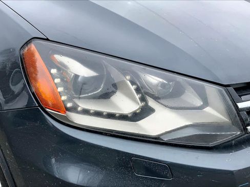 Used 2014 Volkswagen Touareg TDI image 28