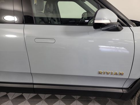 Used 2022 Rivian R1T Adventure image 33