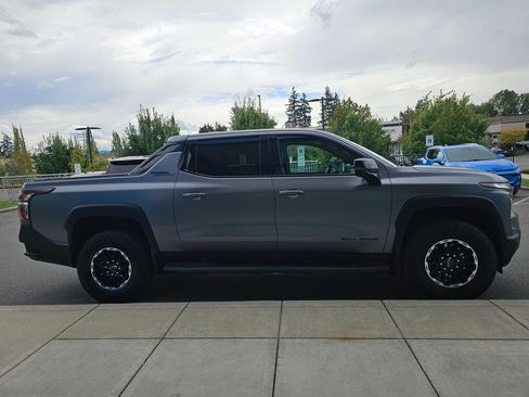 Used 2026 Chevrolet Silverado EV Trail Boss AWD/4WD image 8