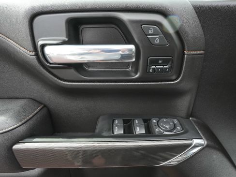 Used 2022 GMC Sierra 1500 AT4 w/ AT4 Premium Package AWD/4WD image 11