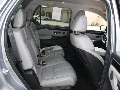 Certified 2025 Honda Pilot EX-L image 19