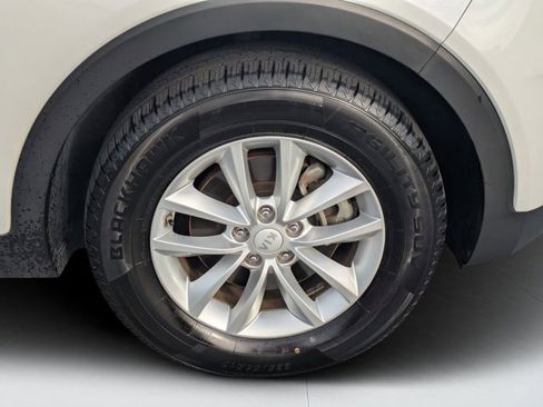 Used 2018 Kia Sorento LX image 9