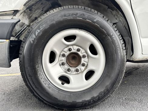 Used 2016 Chevrolet Express 3500 LT w/ LT Preferred Equipment Group image 22