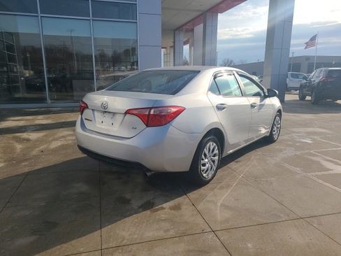 Used 2018 Toyota Corolla LE image 7