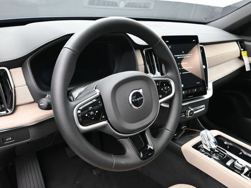 New 2026 Volvo XC90 B6 Plus w/ Protection Package Premier image 13