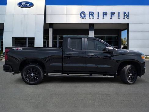 Used 2023 Chevrolet Silverado 1500 Custom AWD/4WD image 3