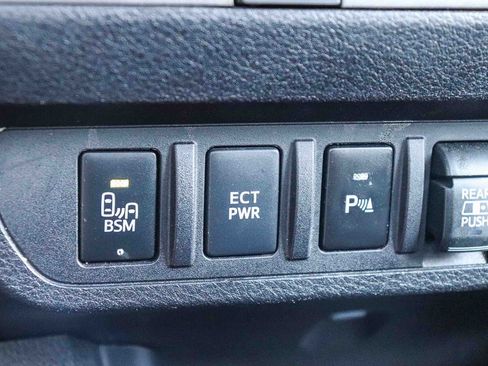 Used 2022 Toyota Tacoma TRD Sport w/ TRD Premium Sport Package AWD/4WD image 30