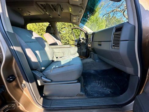 Used 2005 Nissan Titan SE image 7