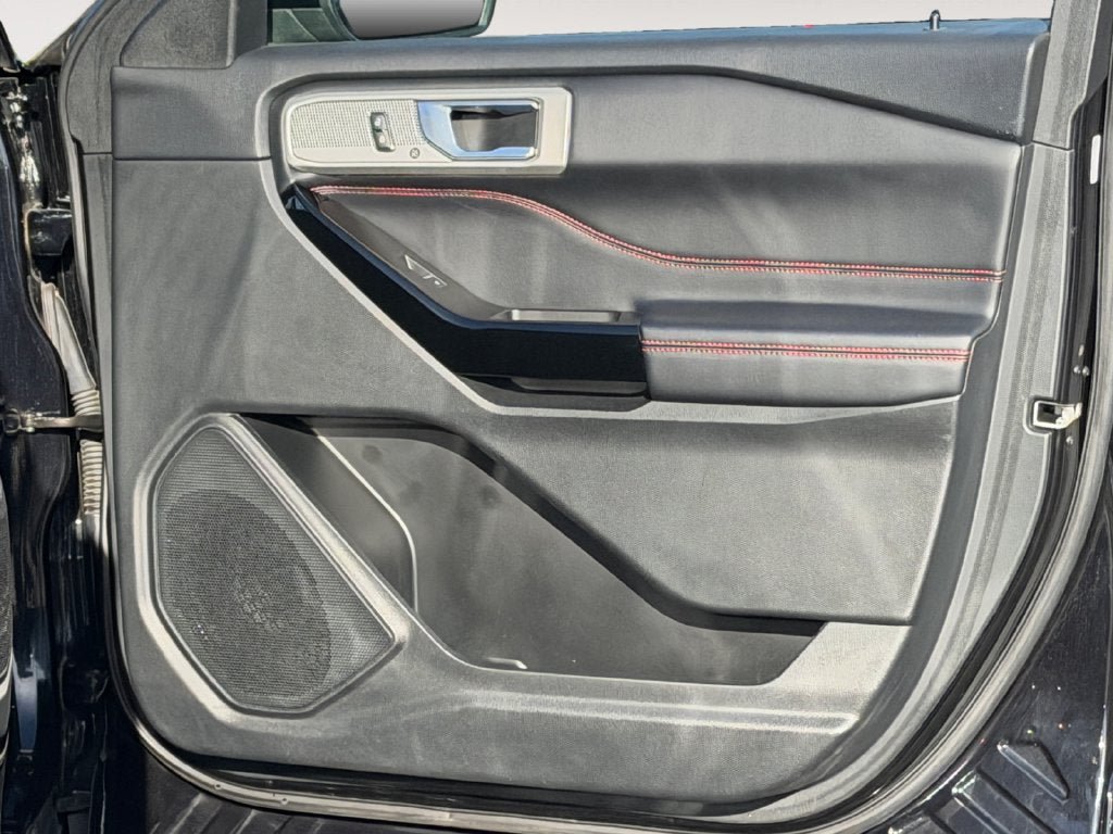 Used 2022 Ford Explorer ST-Line w/ Class IV Trailer Tow Package AWD/4WD image 25