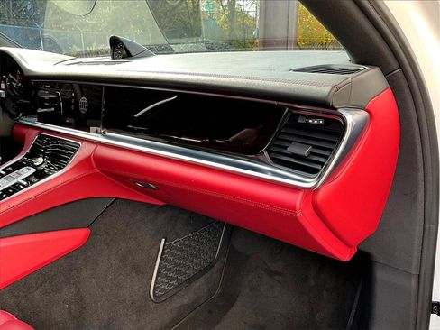 Certified 2022 Porsche Panamera 4 image 19