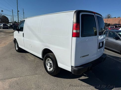 Used 2017 Chevrolet Express 2500 image 7