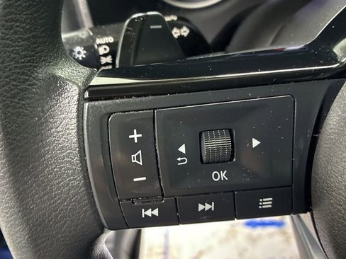 Used 2023 Nissan Rogue SV image 13