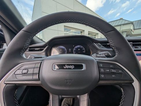 New 2025 Jeep Grand Cherokee L Limited image 21