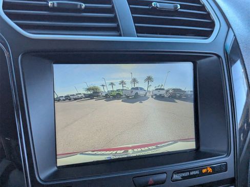 Used 2016 Ford Explorer XLT w/ Equipment Group 202A image 29