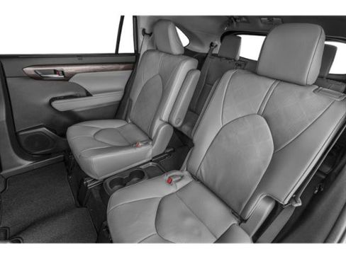Used 2023 Toyota Highlander Platinum AWD/4WD image 13
