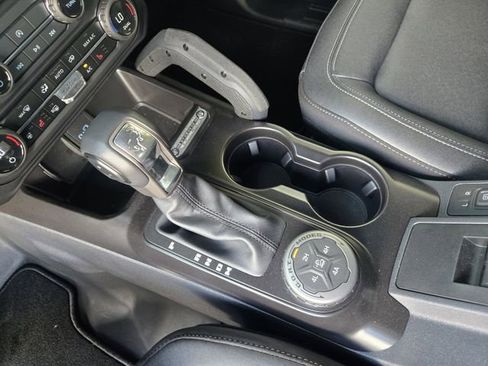 New 2025 Ford Bronco Badlands image 16